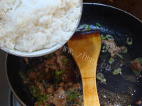肉末炒饭做法图解6)