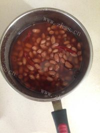 下酒菜麻辣花生做法图解4)