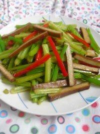 香醇的芹菜炒豆干