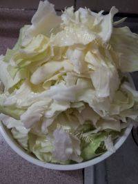 家常菜辣炒手撕包菜做法图解1)