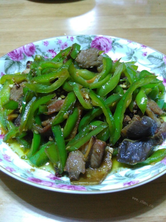 香喷喷的辣椒炒肉