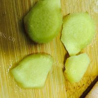 美味的酸辣凤爪做法图解3)