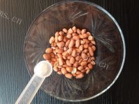 咸香花生米做法图解3)
