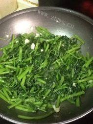 香喷喷的清炒空心菜做法图解6)