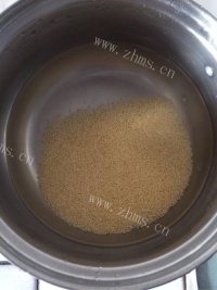 红糖小米粥做法图解1)