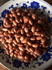 美味的炒花生米做法图解1)