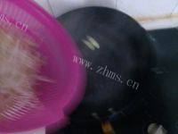清香的清炒豆芽做法图解4)