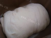 香甜双色松软面包做法图解10)