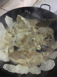 色泽鲜亮的地锅鸡做法图解7)