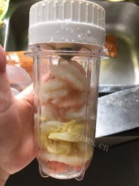 可口的虾饺做法图解4)