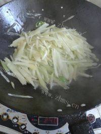 简易的炒莴苣做法图解6)