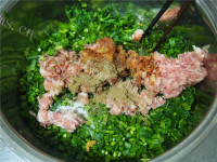 美味的小白菜猪肉水饺做法图解9)