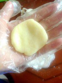自制花样冰皮月饼做法图解9)