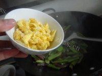 家常菜鸡蛋炒芹菜做法图解6)
