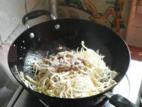 绿豆芽豆腐干炒肉丝做法图解10)