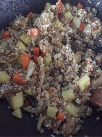 美味羊肉焖饭做法图解3)