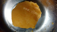 诱人的冰皮月饼做法图解5)