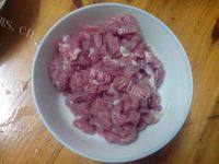 很有食欲的肉丝炒杏鲍菇做法图解4)