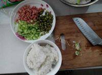 很有食欲的炒米饭做法图解1)