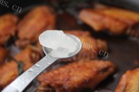 美味的啤酒酱香鸡翅做法图解15)