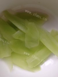 营养丰富的炒藕片做法图解2)