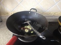排骨炖土豆做法图解3)