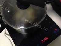 美味营养的卤鸡爪做法图解5)