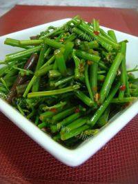 家常菜凉拌蕨菜