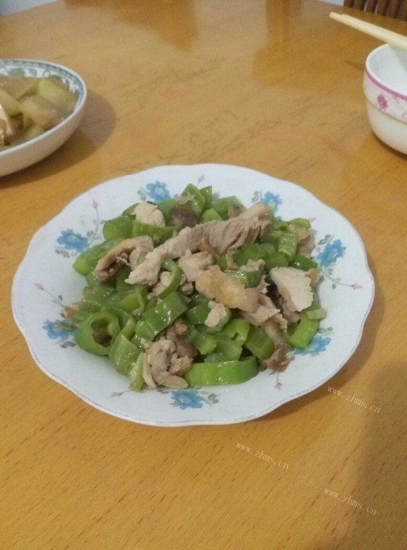 回味无穷的青椒炒肉