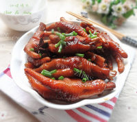 色香味俱全的红烧鸡爪做法图解14)