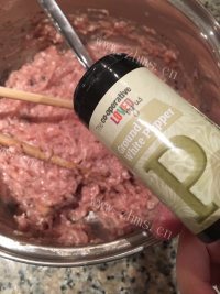 美味的干蒸鲜虾烧麦做法图解15)