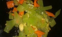 好吃的莴笋拌叉烧做法图解4)