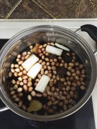 简单版酱香花生米做法图解2)