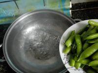 好吃不腻的盐水豌豆做法图解5)