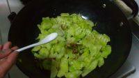家常菜莴苣炒肉
