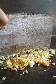 美味的酸辣馄饨做法图解1)