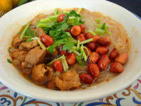 美味酸辣猪肉粉丝汤做法图解11)
