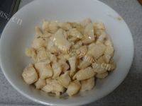 美味的鸡丁炒饭做法图解6)