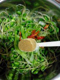 家常菜凉拌绿豆芽做法图解5)