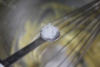 自制特浓奶香果酱酥饼做法图解3)