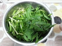 美味的韭菜炒蛏子做法图解2)