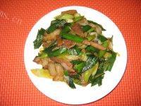 美味的青蒜炒肉做法图解9)