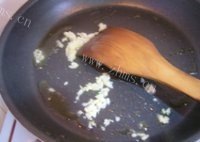 美味的蒜蓉西兰花做法图解2)