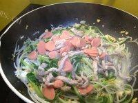 家常肉丝鸡蛋炒面做法图解9)