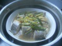 「美味可口」咸黄鱼蒸豆腐做法图解8)