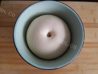 自制椰蓉面包卷做法图解12)