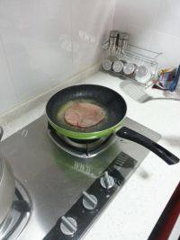 好吃的黑胡椒牛排做法图解2)