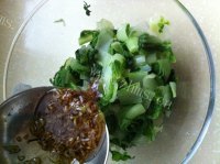 简单蒜茸炝拌小白菜做法图解12)