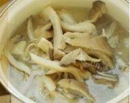 家常菜咸肉豆腐汤做法图解7)