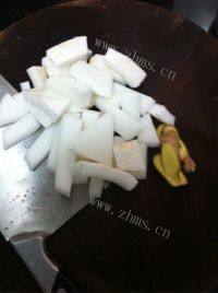 美味的椰子鸡汤做法图解3)